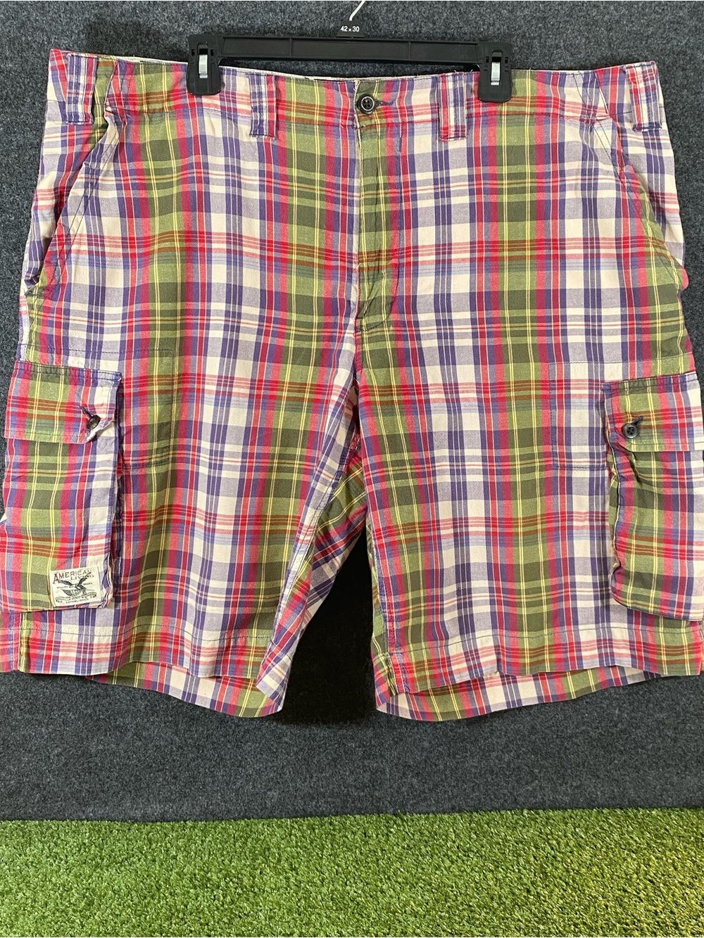 American Living Ralph Lauren Plaid Golf Cargo Short Mens 42 Chino Red Eagle Logo